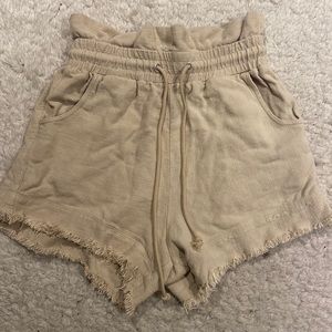 Fancy beachy beige shorts